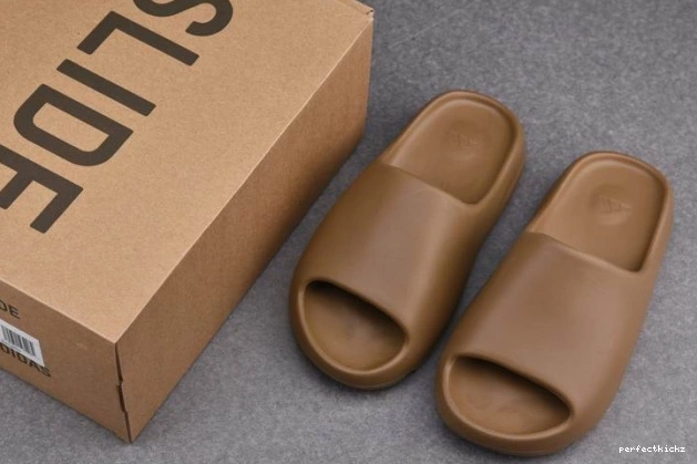 G55492 Core Yeezy Slide Adidas 0813